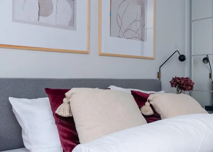 Апартаменти Jaracza Deluxe *